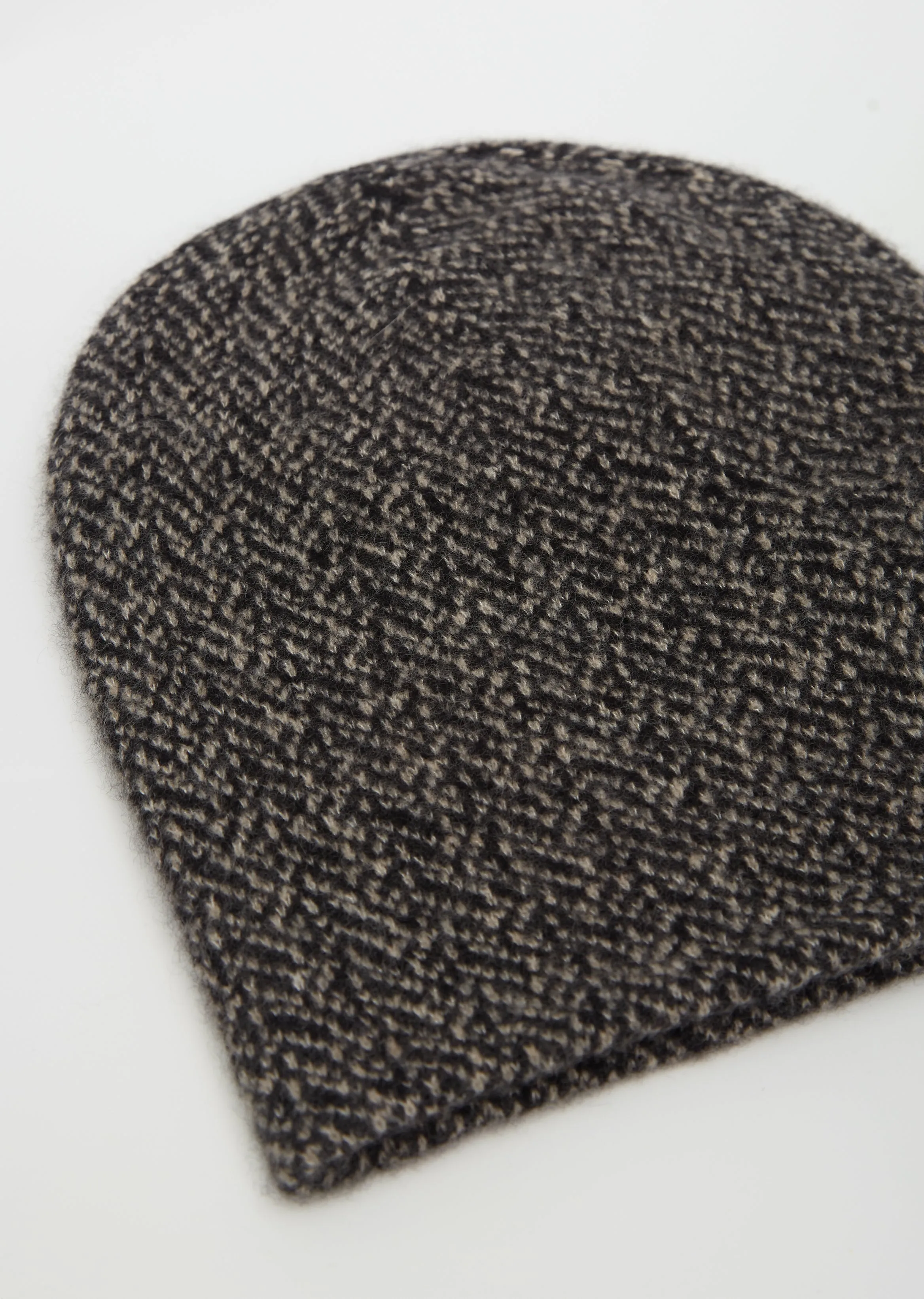 Beanie — Blocked / Dark Coloured