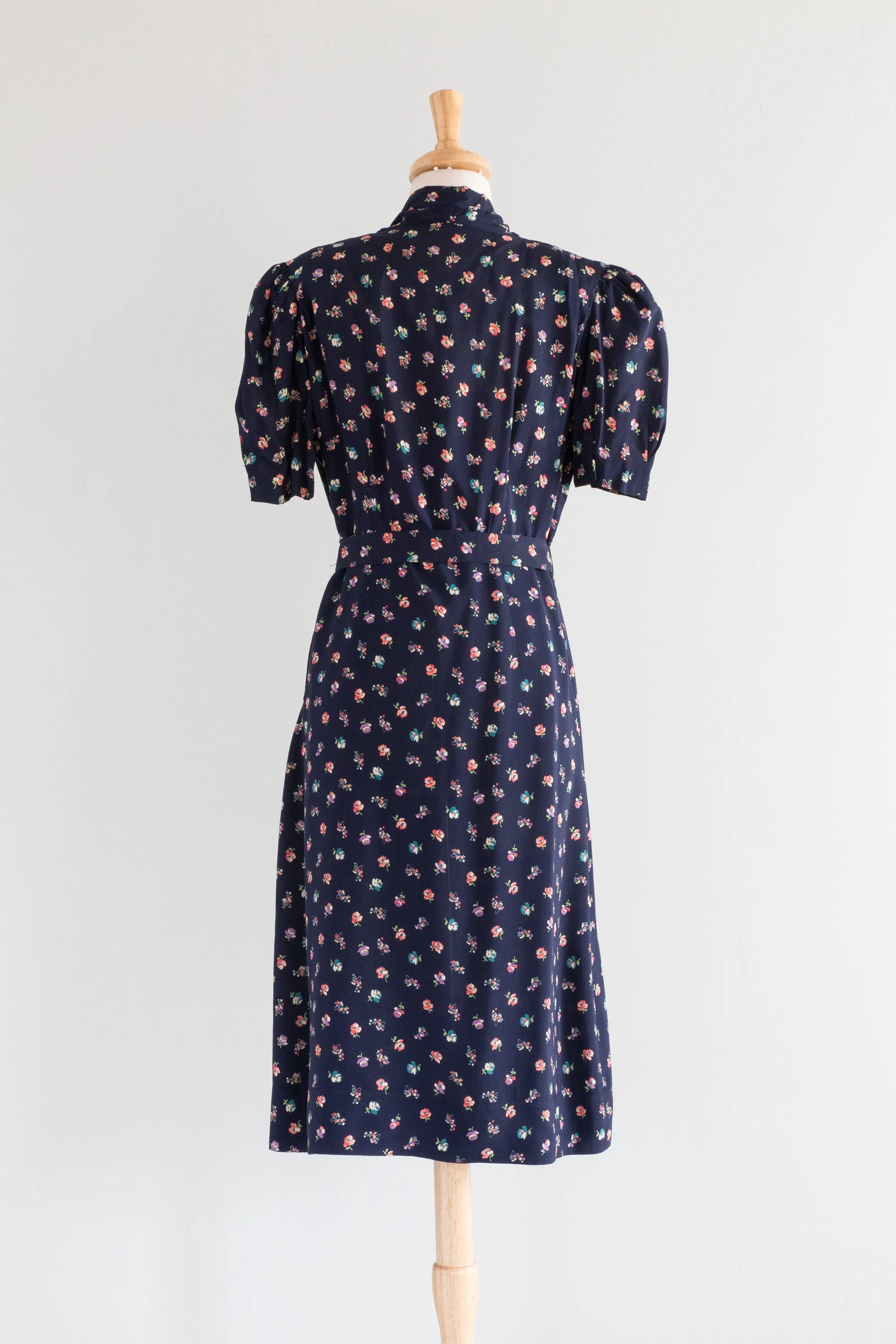 Beautiful 1940's Rayon Floral Print Day Dress With Matching Hat / ML