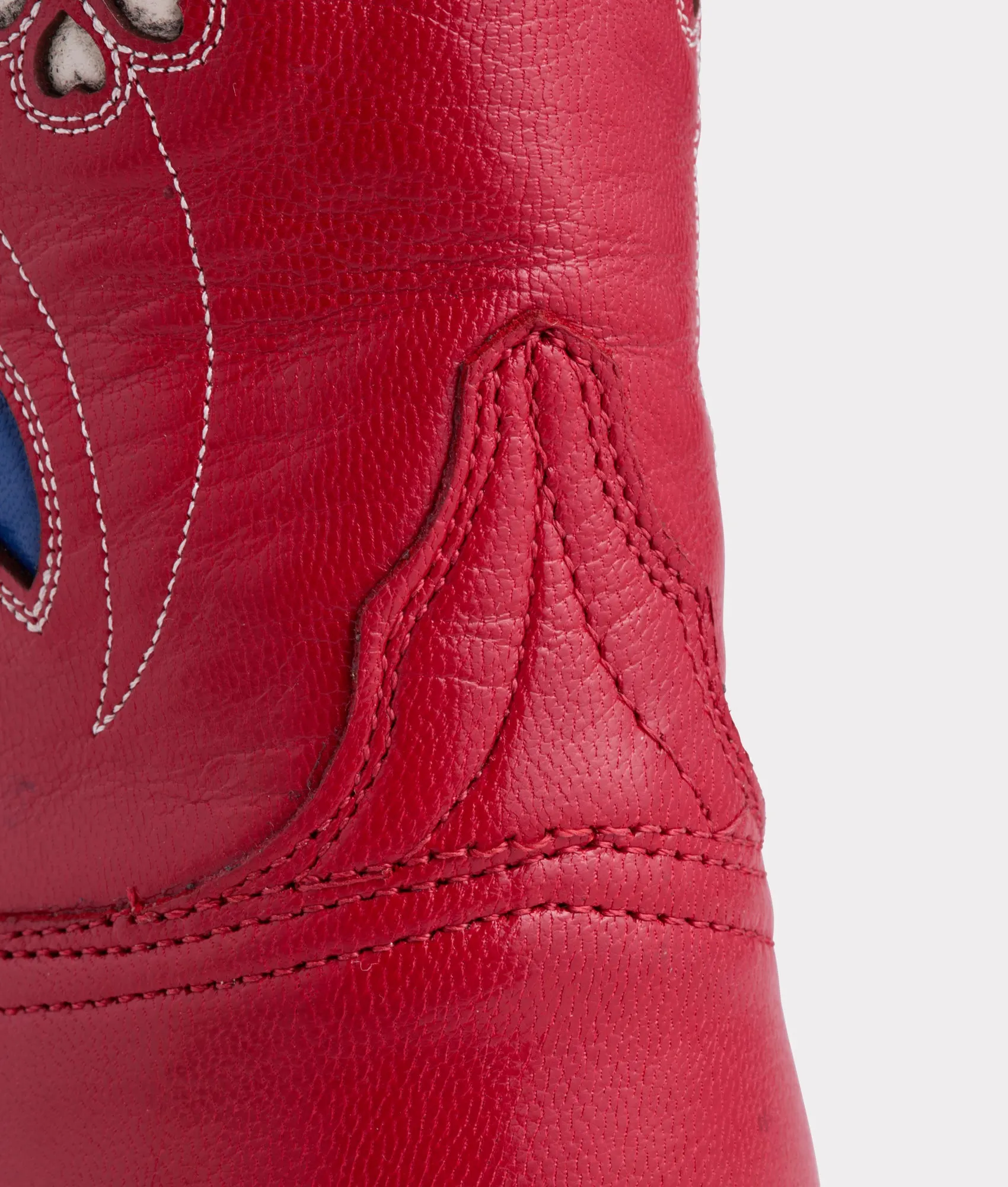 Little Reata :: Red